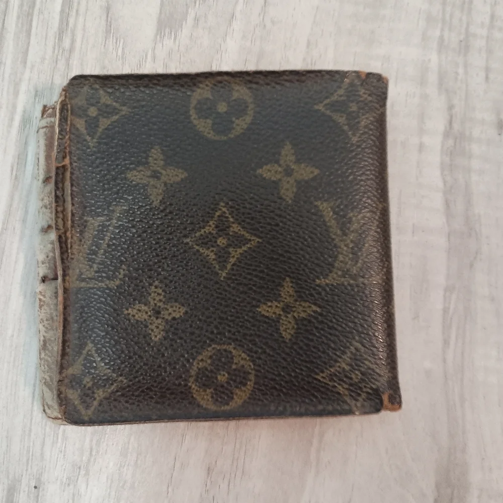 Louis Vuitton Monogram Bifold Wallet Men’s